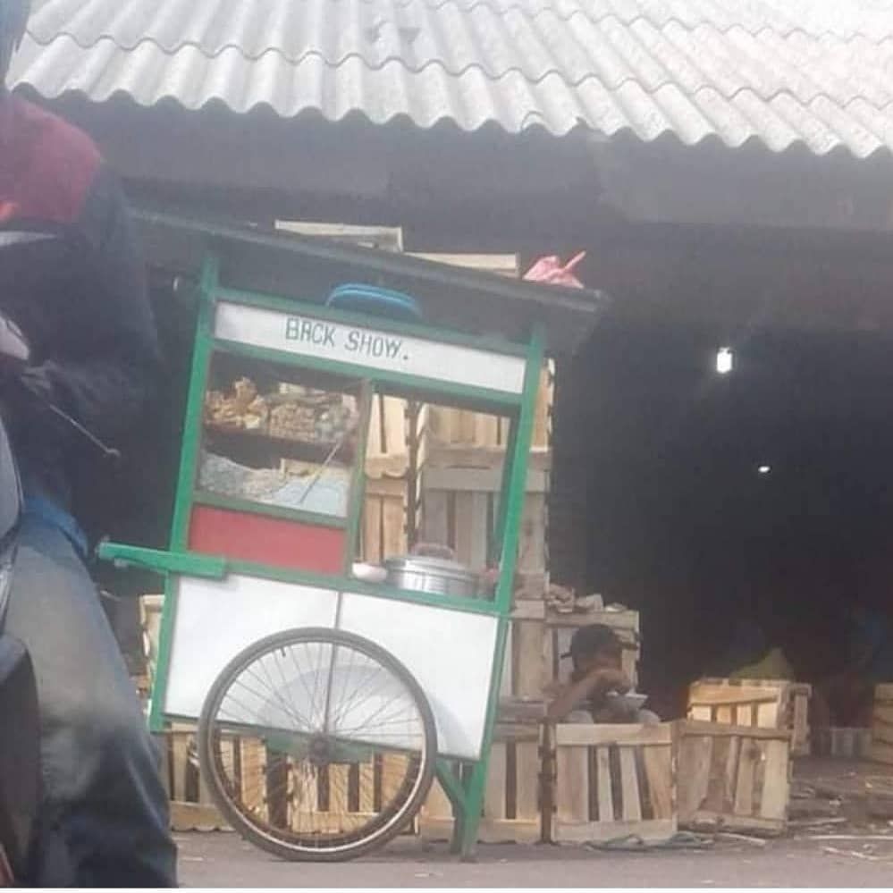 Menang PD, 4 Pedagang Ini Nekat Tulis Dagangannya Pake Bahasa Inggris